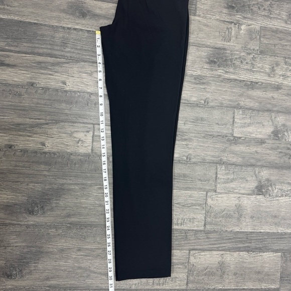 Lululemon Black Stretch High-Rise Pull-On Pant 31" Length 69% nylon 31% lycra 4 - Picture 14 of 15